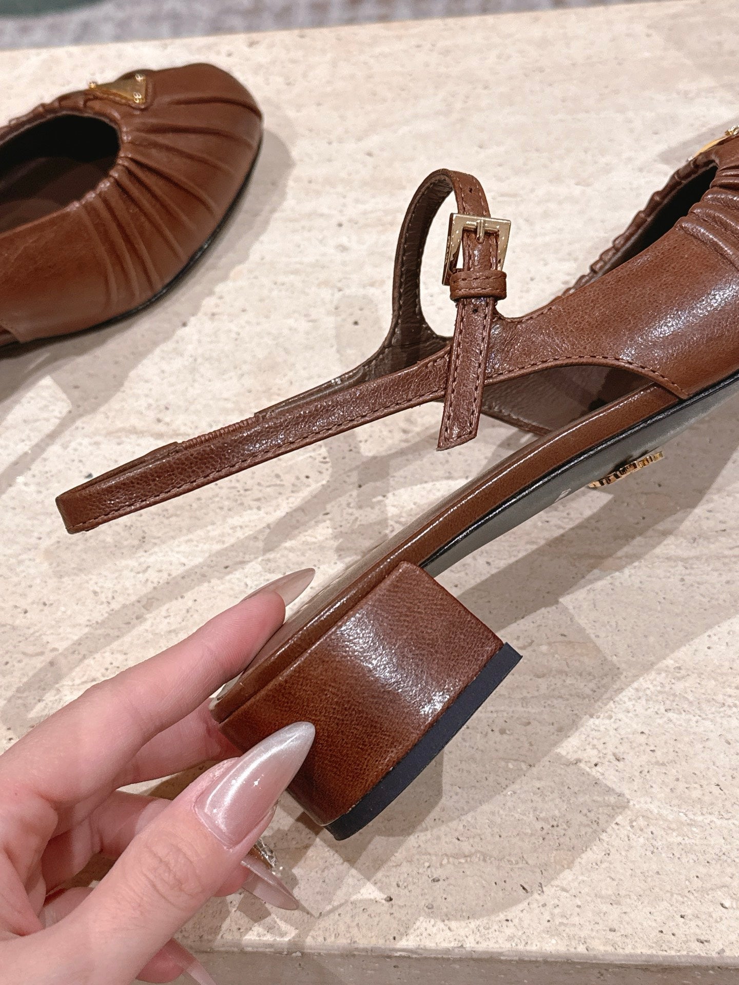 PRADA 26S SLINGBACK SANDALS 40MM IN CARAMEL BROWN CALFSKIN WITH LOGO
