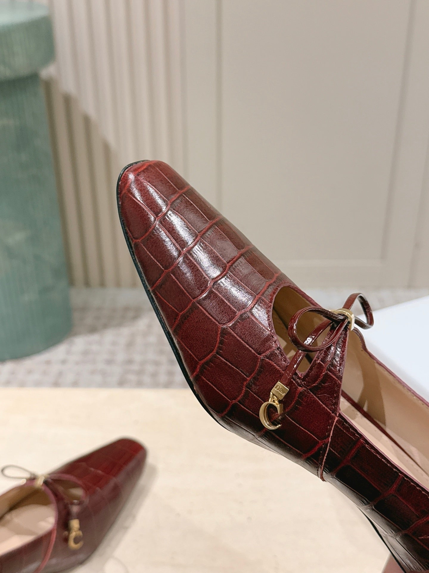DIOR 26S MARY JANE KITTEN HEEL 40MM IN DARK RED CROCODILE EMBOSSED CALFSKIN