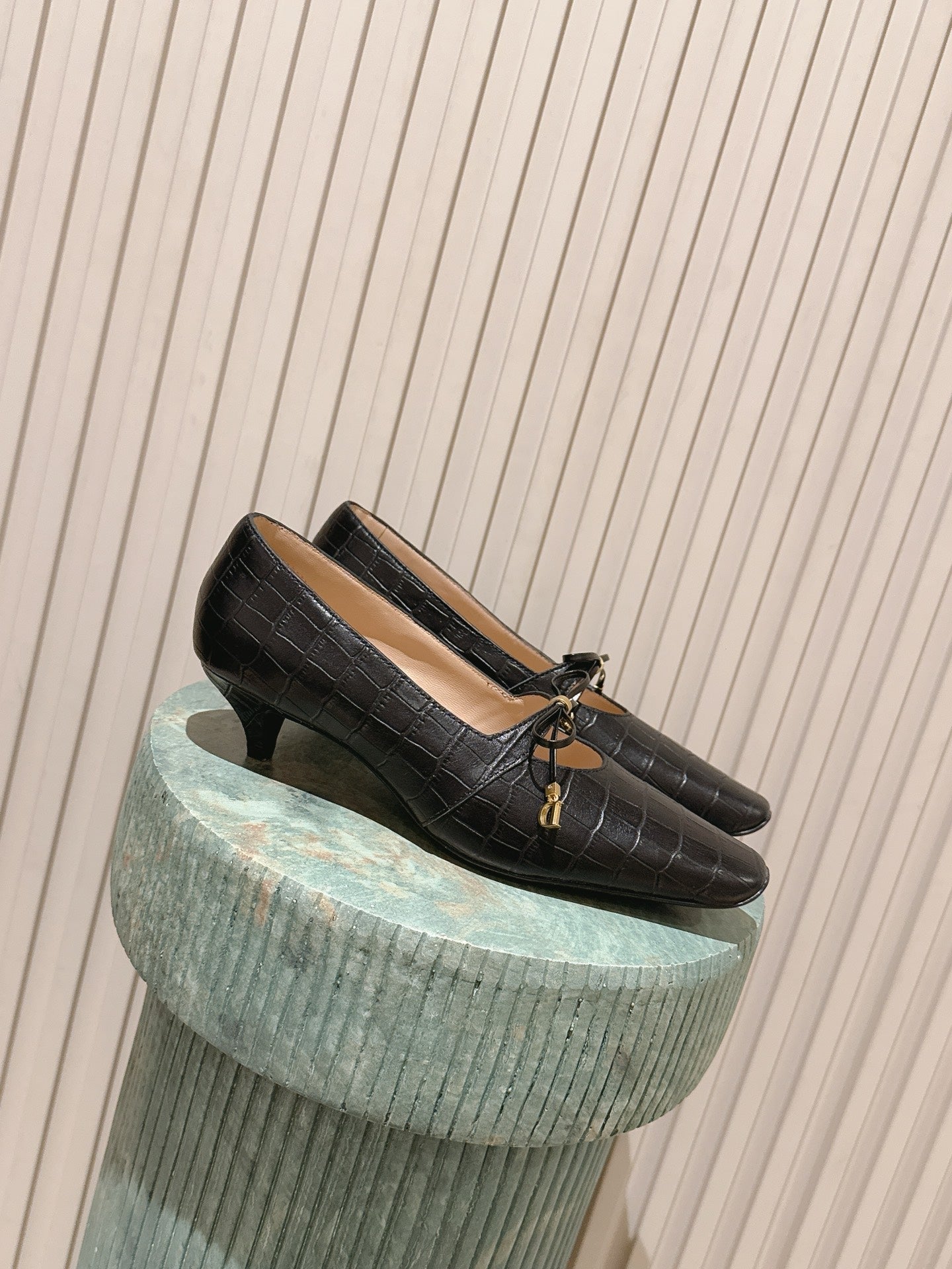 DIOR 26S MARY JANE KITTEN HEEL 40MM IN BLACK CROCODILE EMBOSSED CALFSKIN
