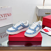VALENTINO 25S GARAVANI FREEDOTS SNEAKERS IN WHITE LAMBSKIN AND BLUE DENIM