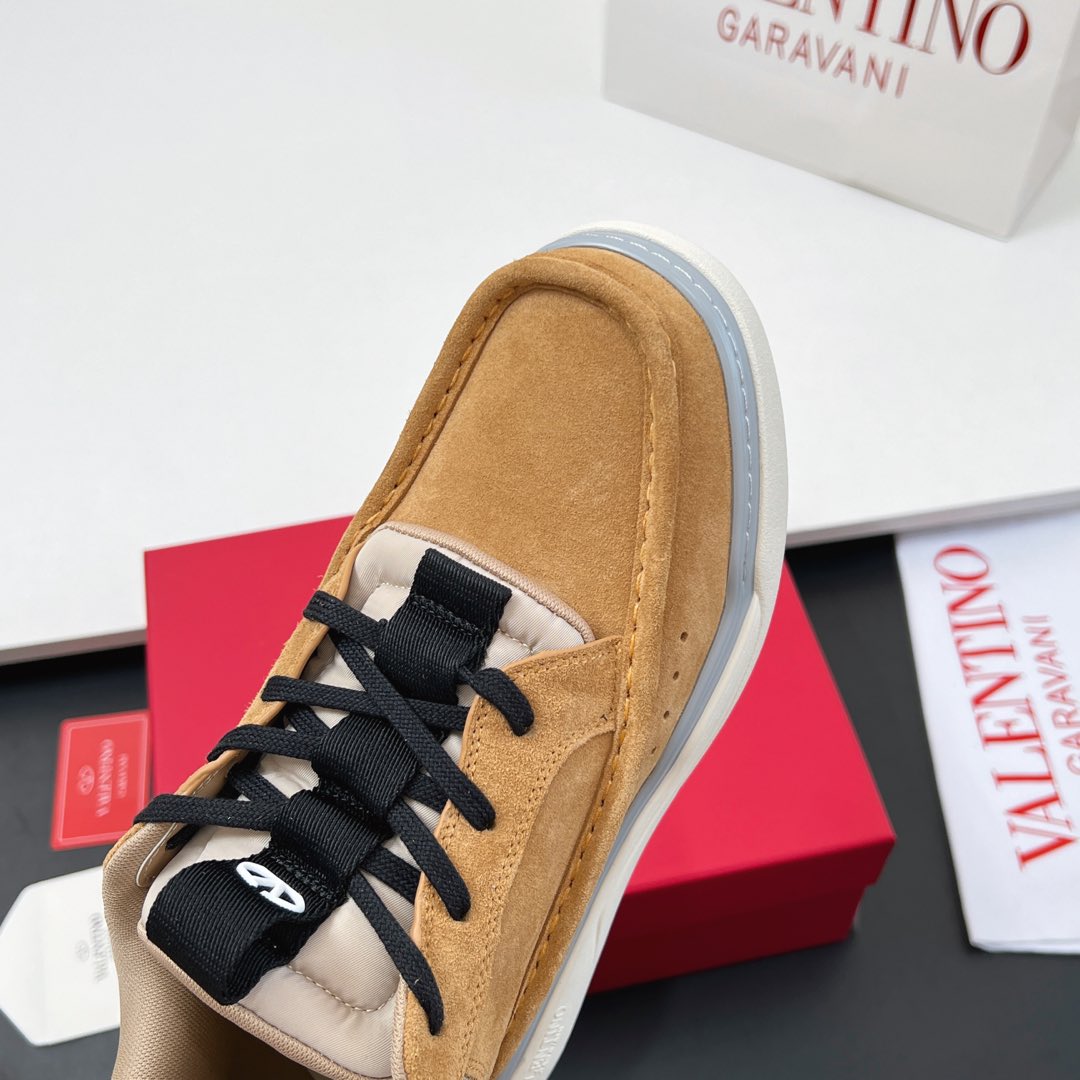 VALENTINO 25S RUNBOOT SNEAKERS IN BROWN MIX BLACK LAMBSKIN