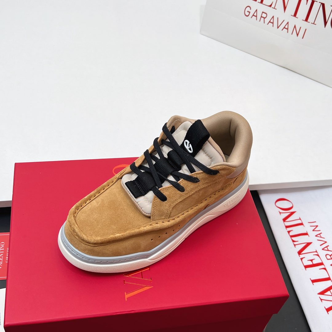VALENTINO 25S RUNBOOT SNEAKERS IN BROWN MIX BLACK LAMBSKIN