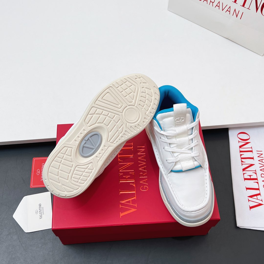 VALENTINO 25S RUNBOOT SNEAKERS IN WHITE MIX BLUE LAMBSKIN