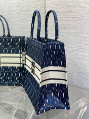 MISS LARGE TOTE 42 IN WHITE MIX DEEP COVE BLUE CANVAS