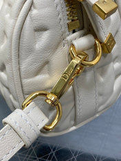 GROOVE 17 BAG IN WHITE CREAM MACROCANNAGE CALFSKIN WITH GOLD HARDWARE