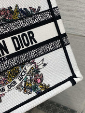 DIOR 25S LUCKY SMALL DIOR BOOK TOTE 26 IN WHITE MULTICOLOR DIOR STAR EMBROIDERY