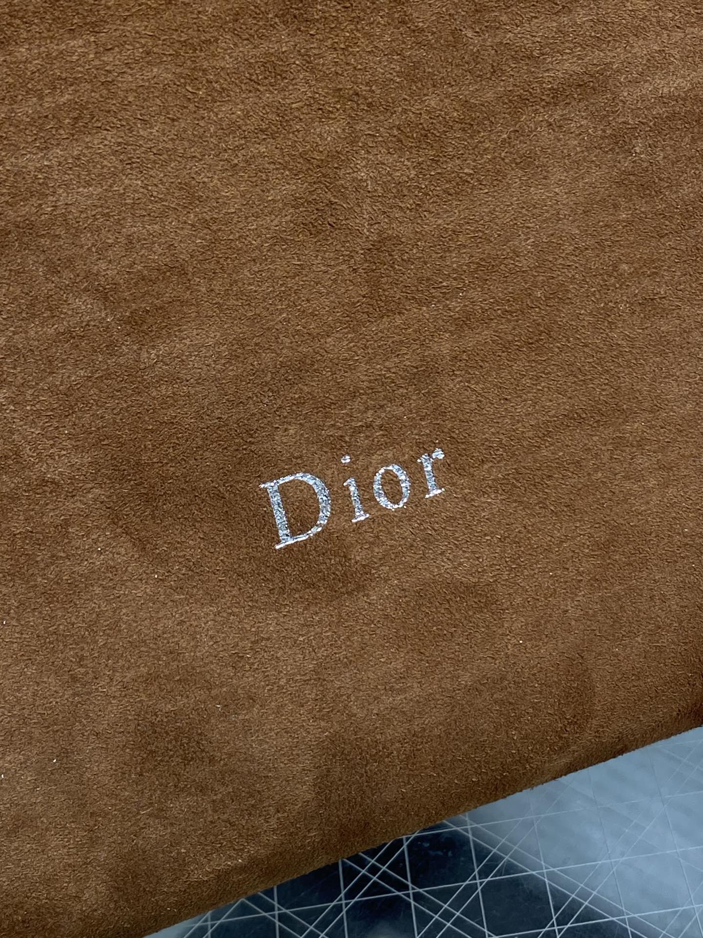 DIOR 26S MEDIUM BAG 31 IN LIGHT BROWN SUEDE