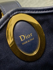 DIOR 26S MEDAILLON BUCKET BAG 26 IN BLACK OBLIQUE JACQUARD