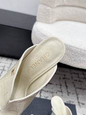 CHANEL 26S SQUARE-TOE HEELED MULES 95 MM IN CREAM WHITE MIX RED PATENT LAMBSKIN