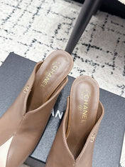 CHANEL 26S SQUARE-TOE HEELED MULES 95 MM IN KHAKI BROWN MIX CREAM LAMBSKIN
