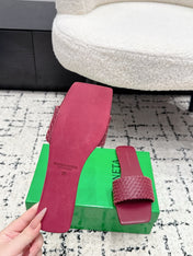 BOTTEGA VENETA 26S SQUARE-TOE WOVEN-STRAP SANDALS IN RED LAMBSKIN