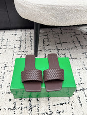 BOTTEGA VENETA 26S SQUARE-TOE WOVEN-STRAP SANDALS IN DARK BROWN LAMBSKIN