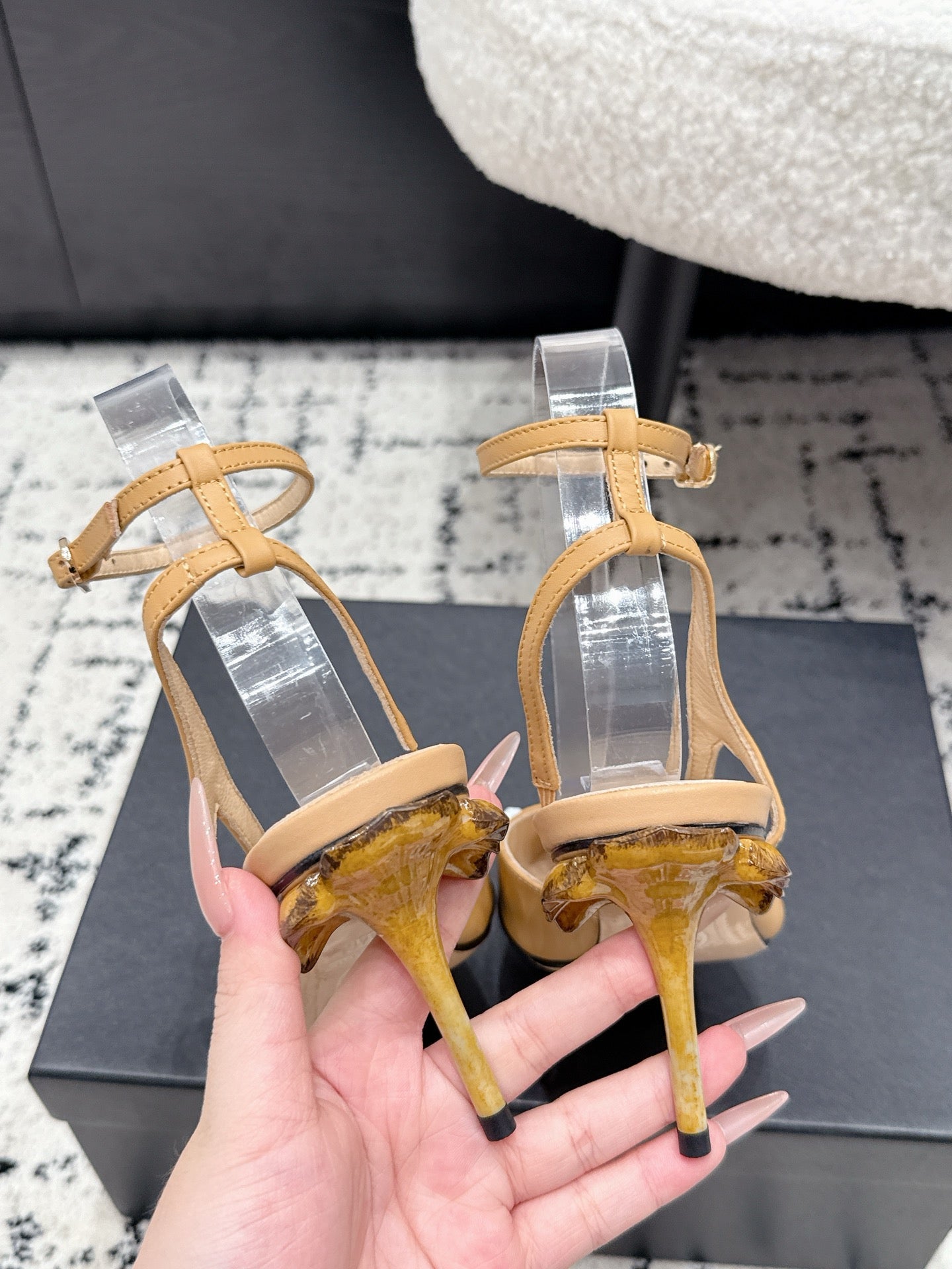 CHANEL 26S HEELED SLINGBACKS 75 MM IN BEIGE MIX BLACK LAMBSKIN