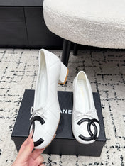CHANEL 26S HIGH HEELS IN WHITE LAMBSKIN WITH BOW