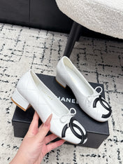 CHANEL 26S HIGH HEELS IN WHITE LAMBSKIN WITH BOW