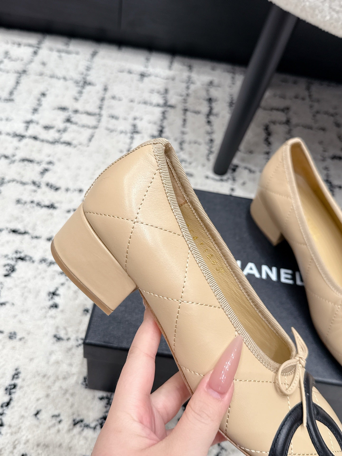CHANEL 26S HIGH HEELS IN BEIGE LAMBSKIN WITH BOW