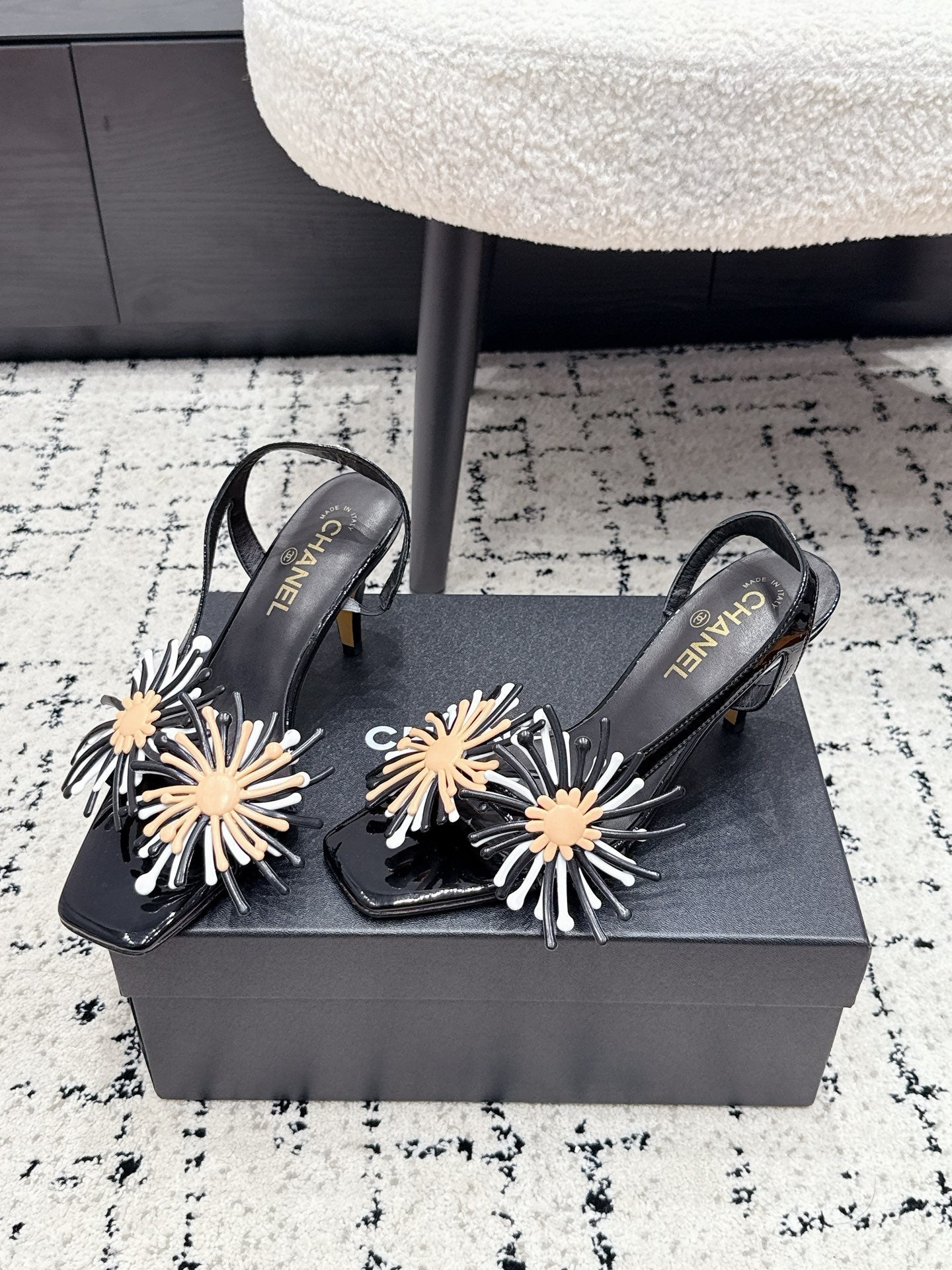 CHANEL 26S SLINGBACK SANDALS 75 MM IN BLACK PATENT CALFSKIN