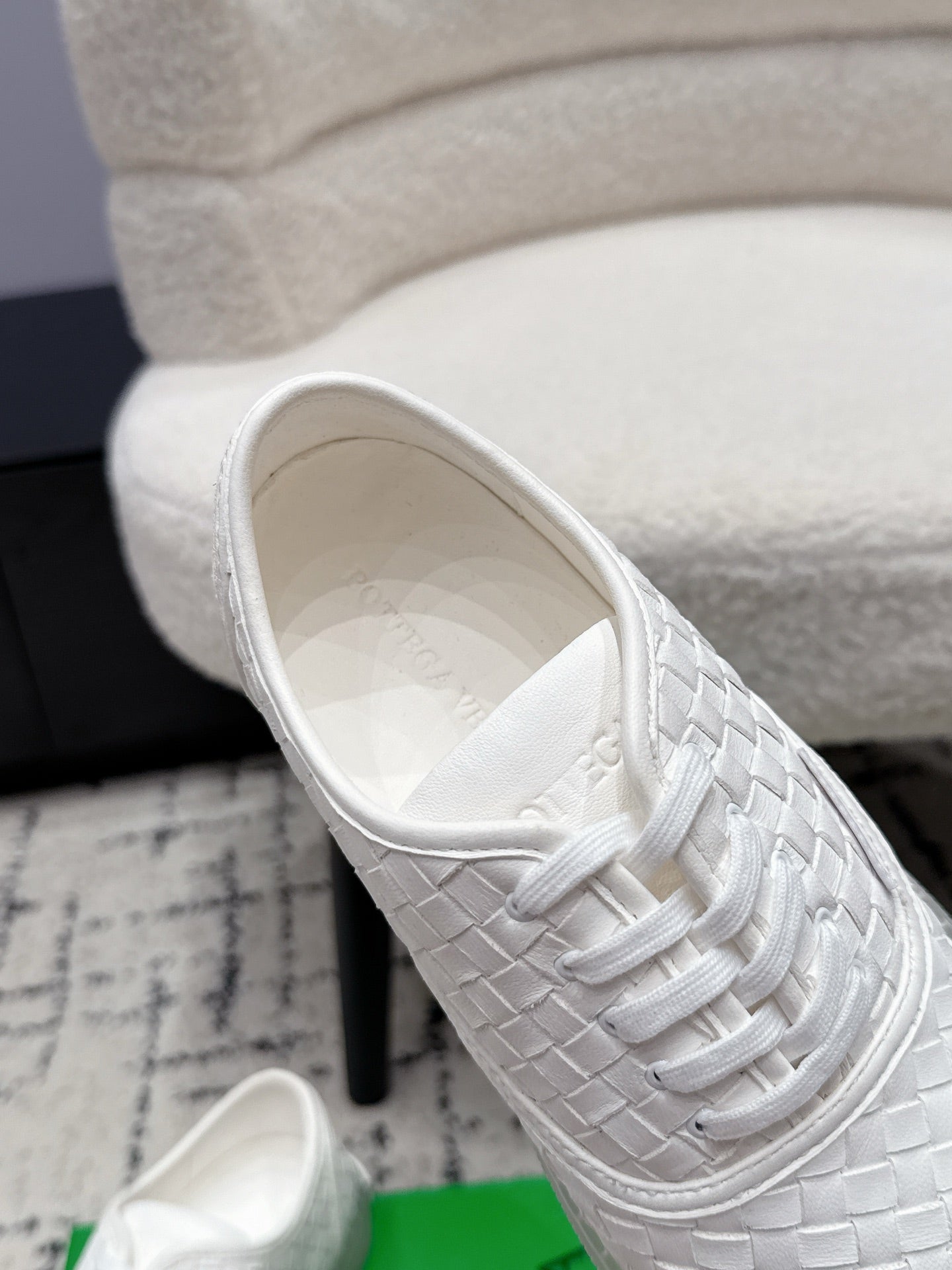 BOTTEGA VENETA 26S SNEAKERS IN WHITE WOVEN LAMBSKIN