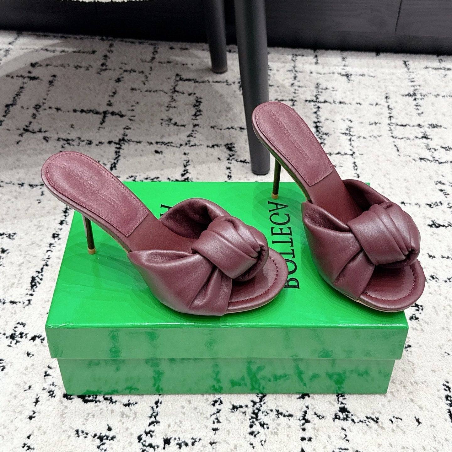 BOTTEGA VENETA 26S TWIST-STRAP HIGH-HEEL SANDALS 90 MM IN DARK RED LAMBSKIN