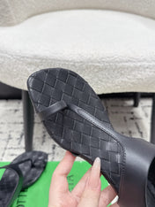 BOTTEGA VENETA 26S HIGH-HEEL THONG SANDALS 40 MM IN BLACK CALFSKIN