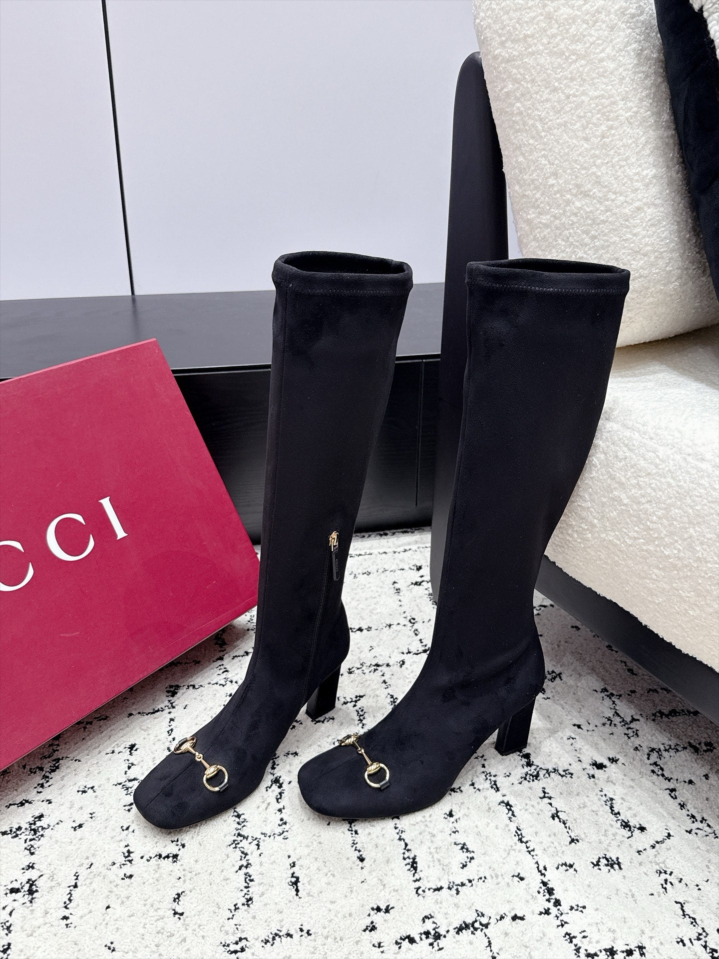 GUCCI 26S HORSEBIT KNEE-HIGH BOOTS 75 MM IN BLACK SUEDE
