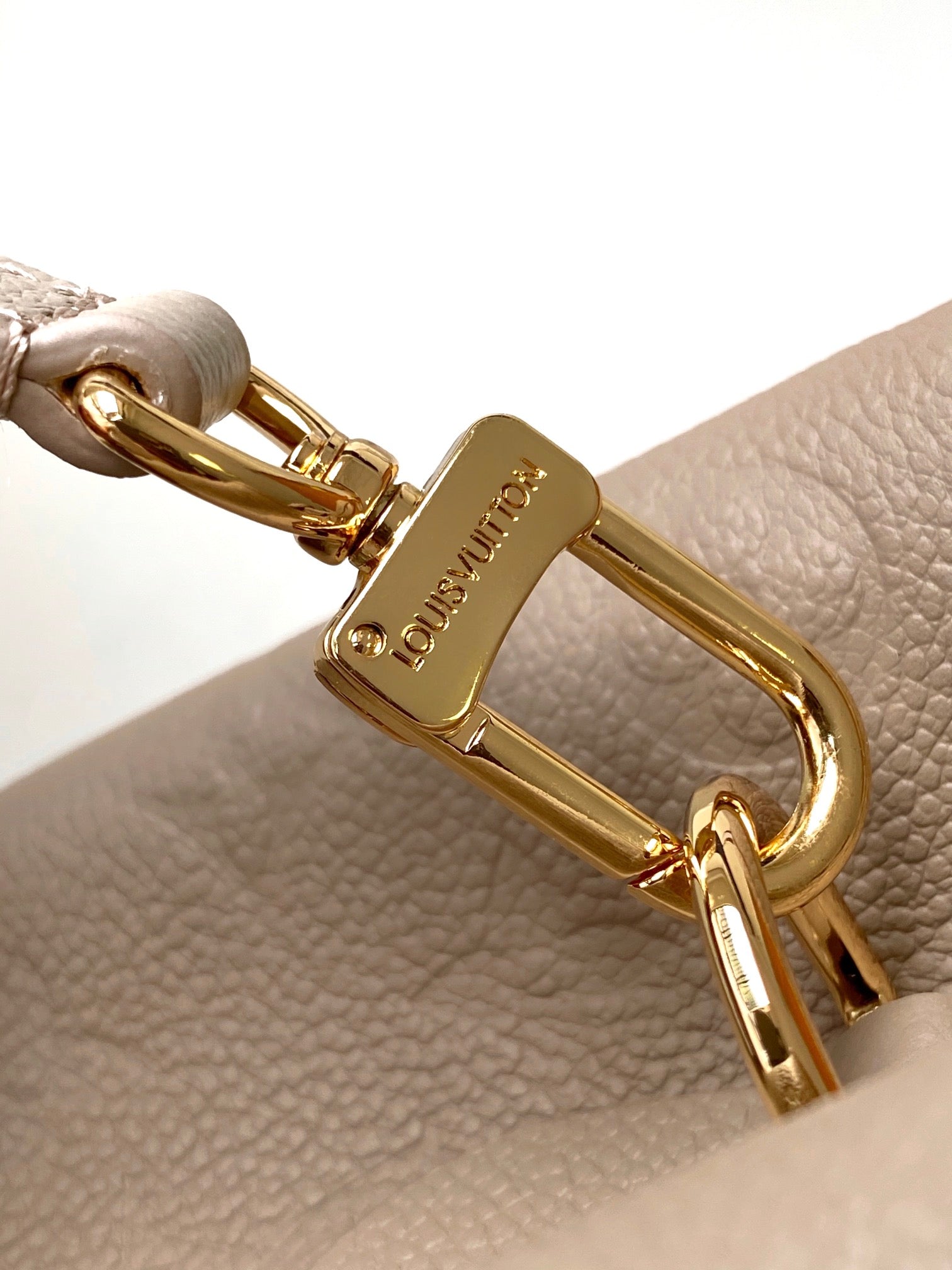 LV 25S BABYLONE TOTE BAG 32 IN TOURTERELLE GREY CALFSKIN GOLD HARDWARE