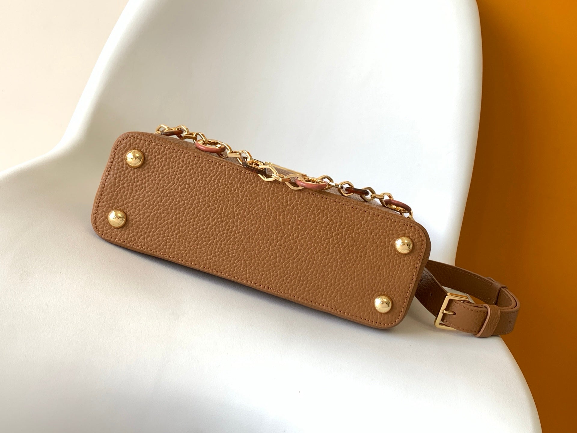 LV 25S CAPUCINES BAG 27 IN TAN CALFSKIN GOLD HARDWARE