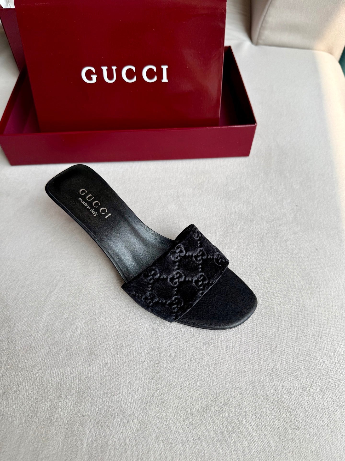 GUCCI 26S SLIDE SANDALS 55 MM IN BLACK VELVET