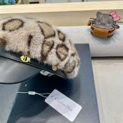 BAKER BOY HAT IN LIGHT BEIGE MINK FUR 438089