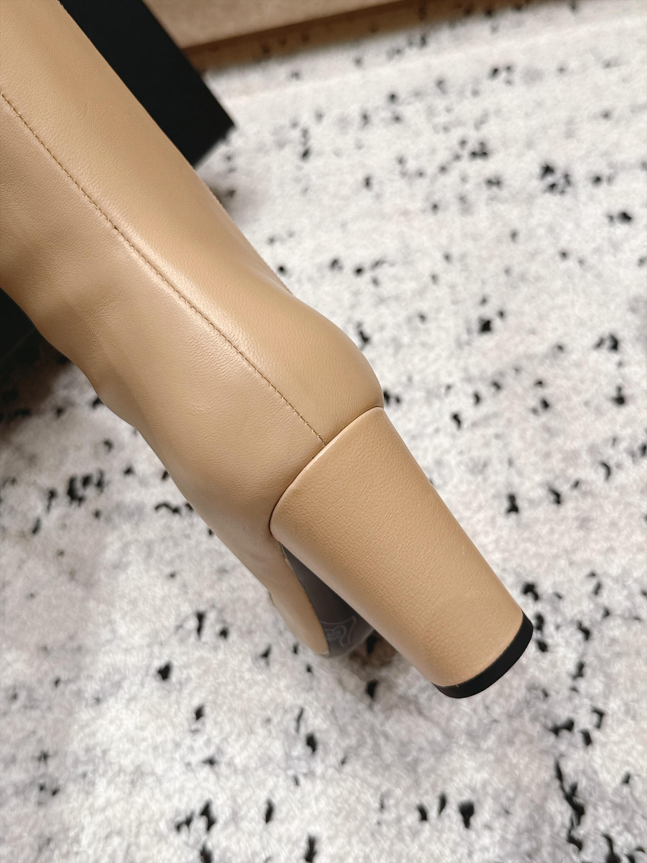 CHANEL 26S KNEE HIGH BOOTS 90 MM IN BEIGE CALFSKIN AND BLACK PATENT
