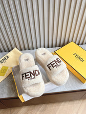 FENDI SLIPPER IN WHITE FUR WITH BROWN LOGO
