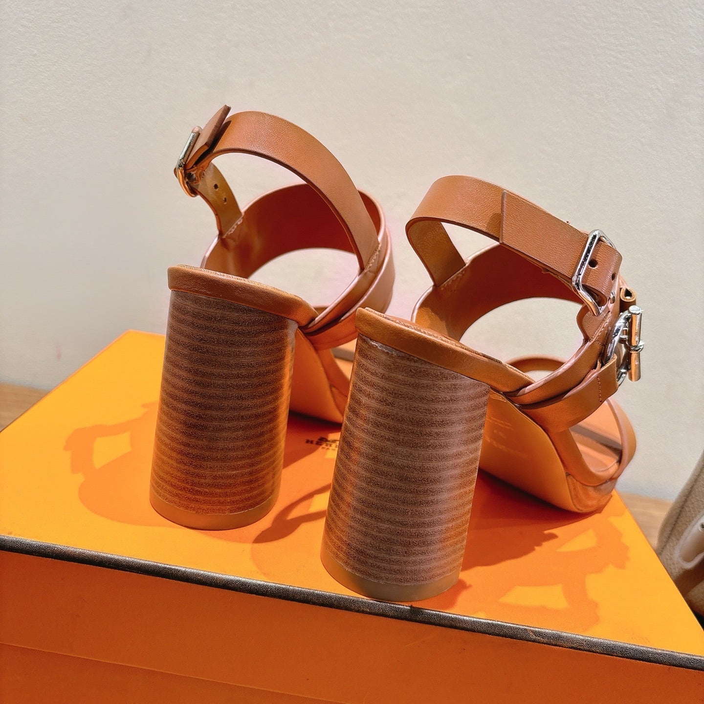 HM 26S GIGI 85 SANDAL IN CARAMEL BROWN CALFSKIN SILVER HARDWARE