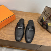 HM 26S OZ MULE IN BLACK GOLD HARDWARE
