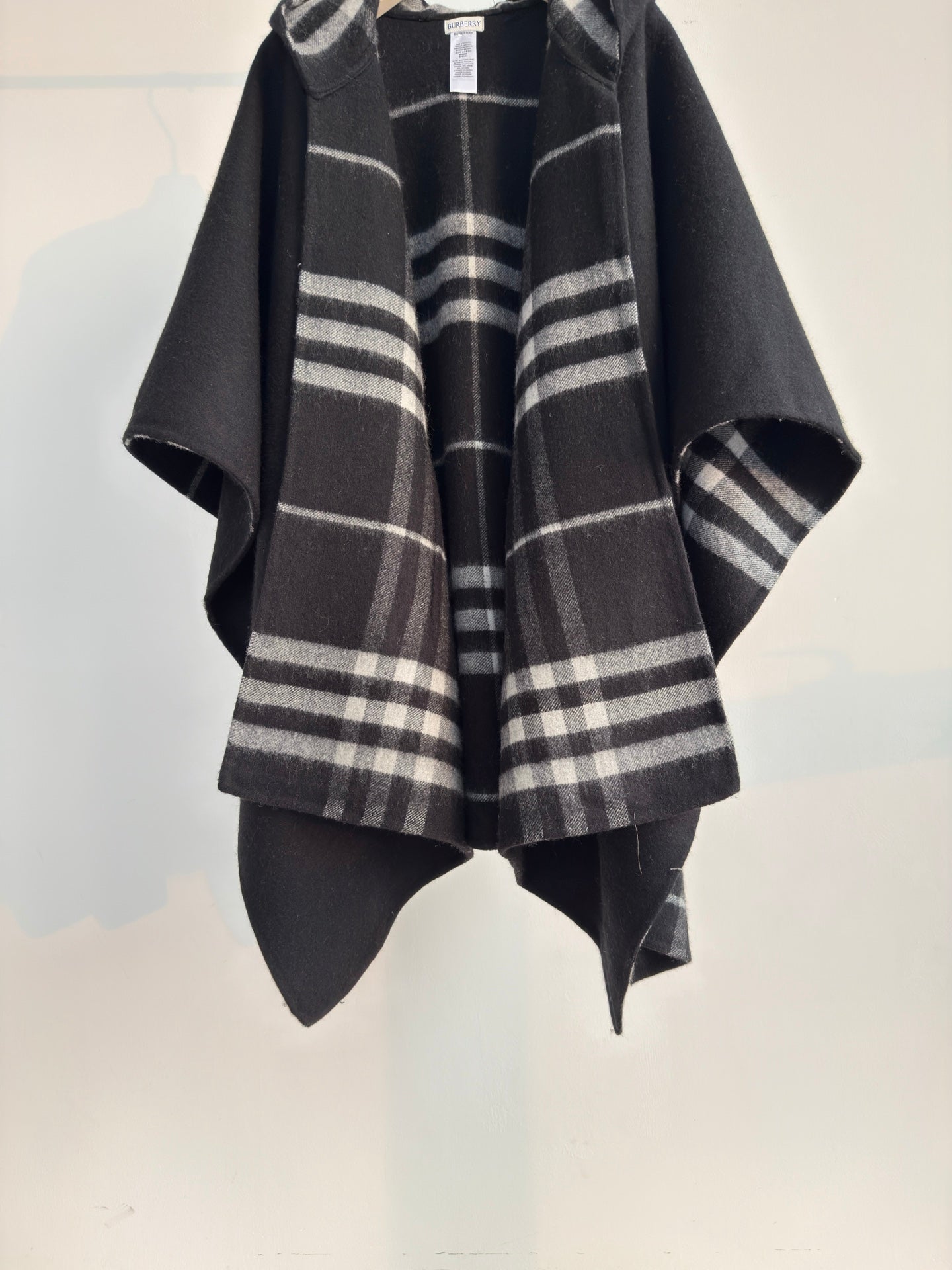 BURBERRY 25S SHAWL 184