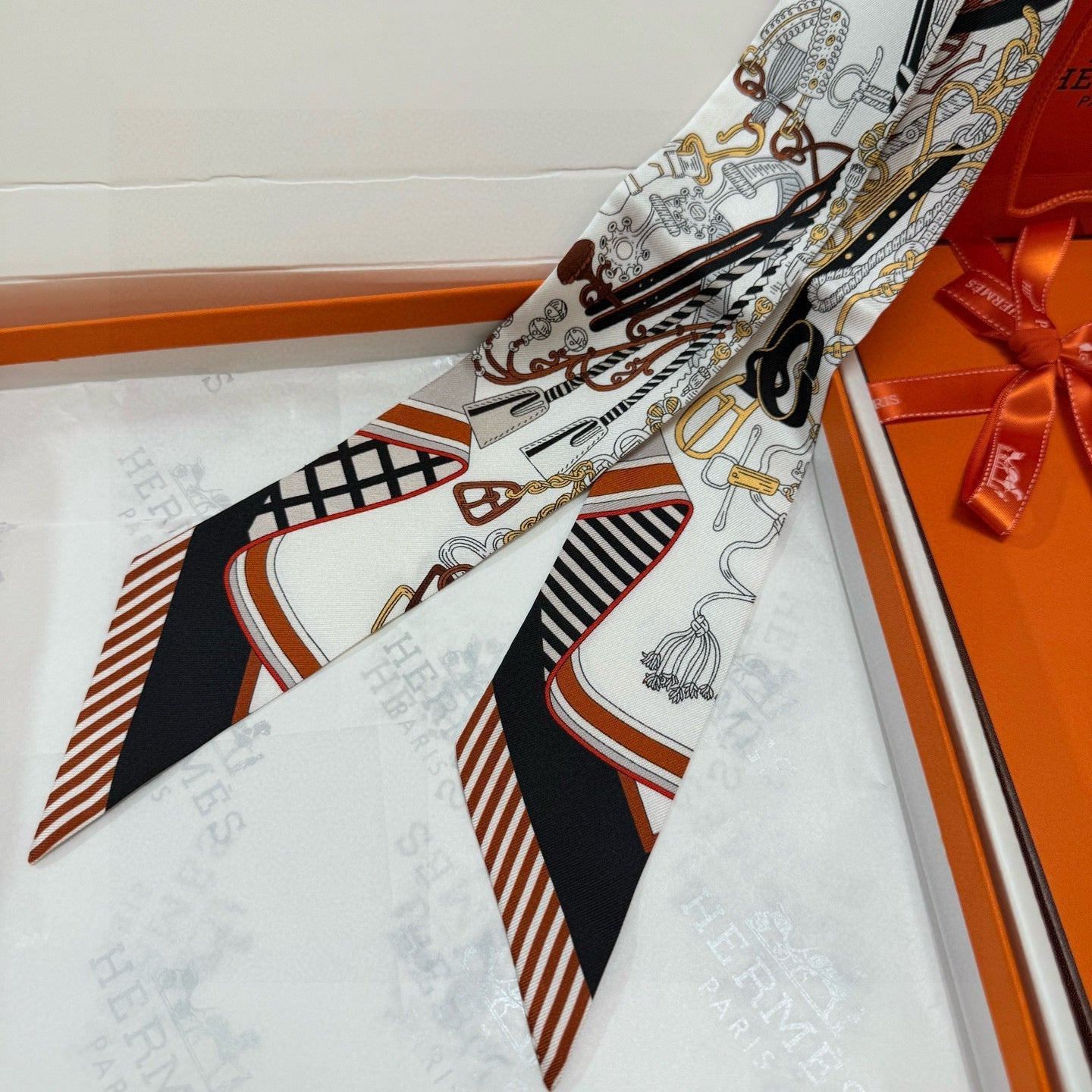 HERMES 25S SCARF 90 IN SILK 853148