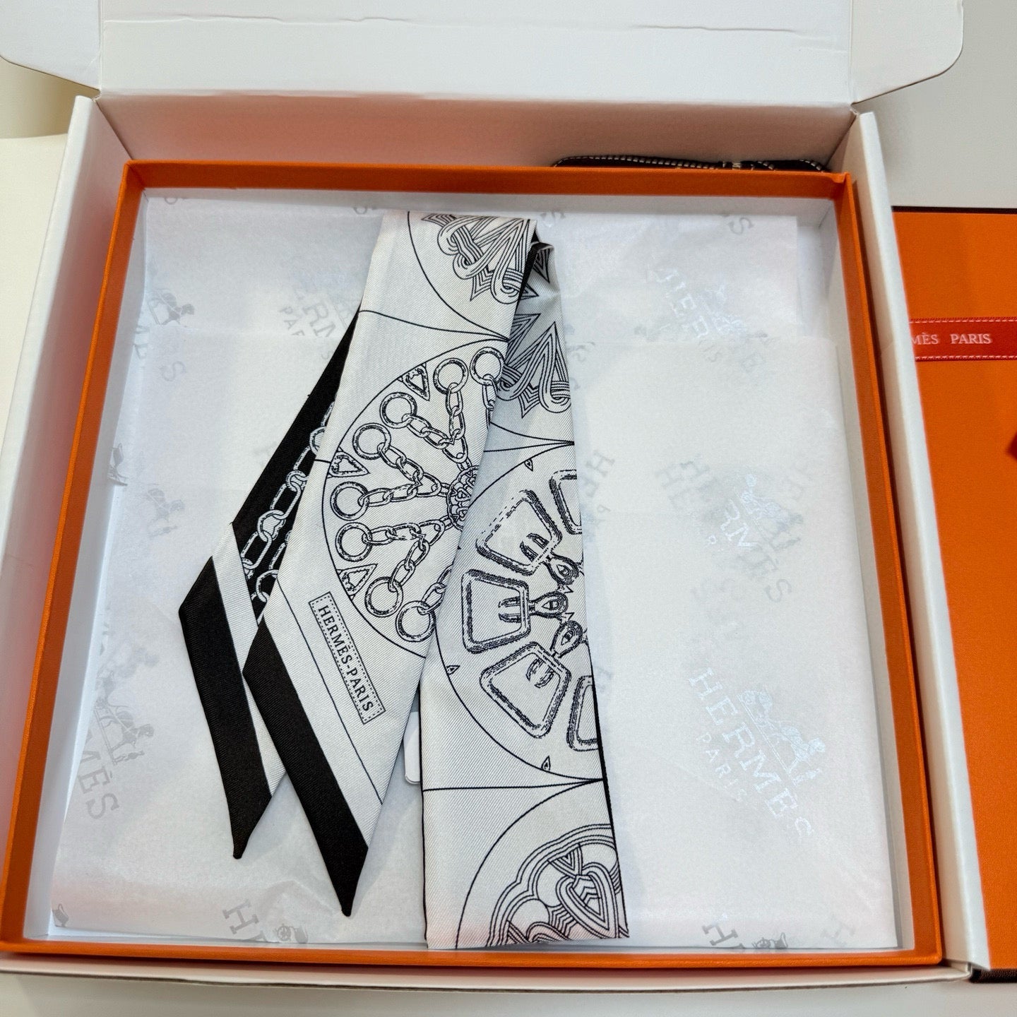 HERMES 25S SCARF 90 IN SILK 856721