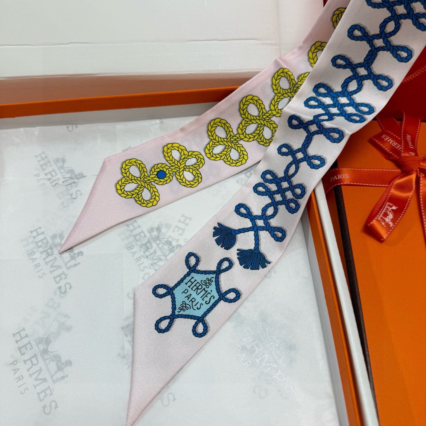 HERMES 26S SCARF 86 IN SILK 309667