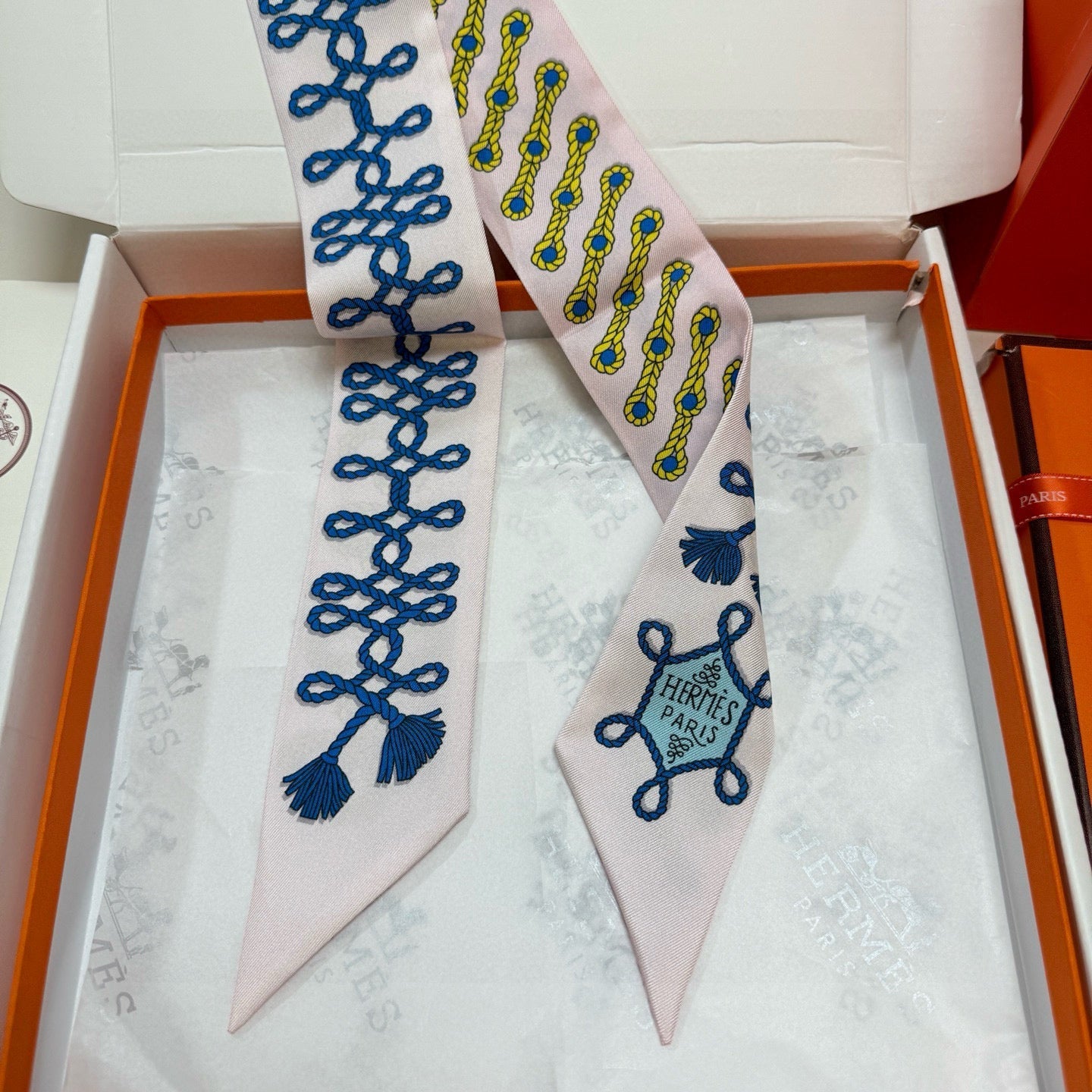 HERMES 26S SCARF 86 IN SILK 309667
