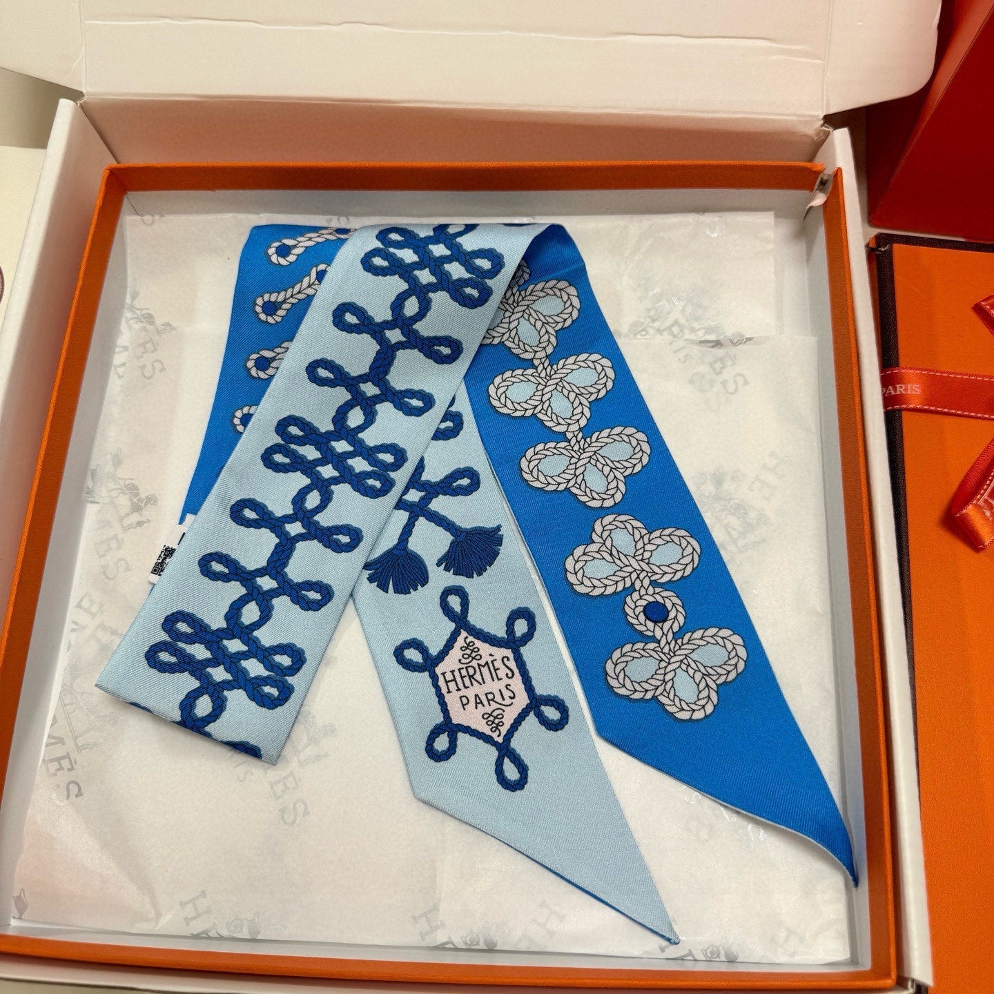 HERMES 26S SCARF 86 IN SILK 309668