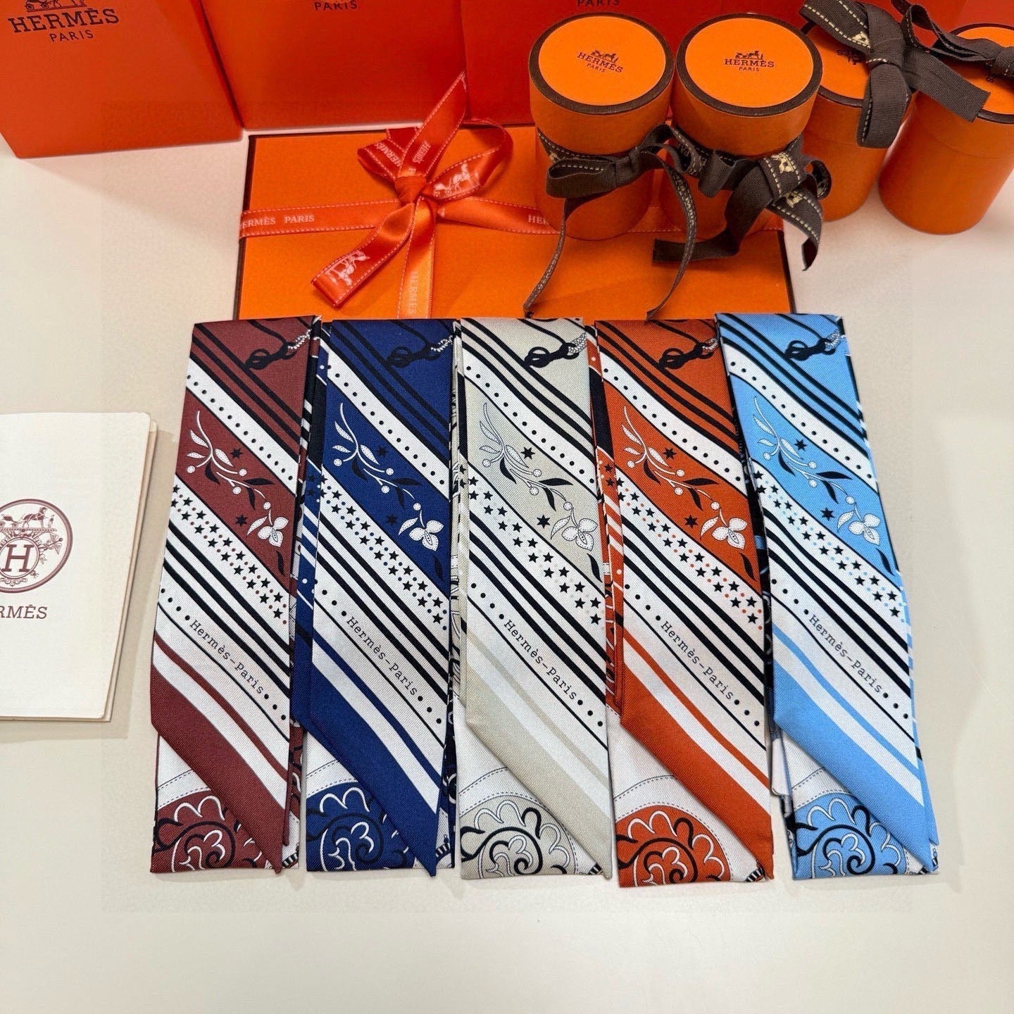 HERMES 26S TWILLY SCARF 86 IN SILK 500096
