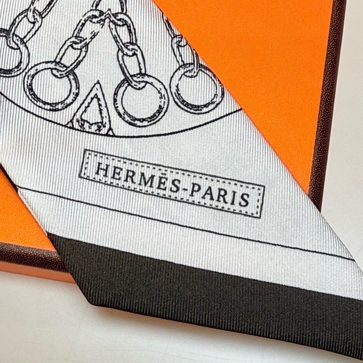 HERMES 26S TWILLY SCARF 86 IN SILK 492641
