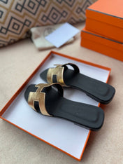 0RAN SANDALS IN LIGHT GOLD CALFSKIN