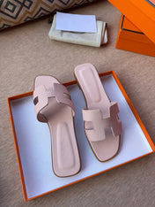 0RAN SANDALS IN PASTEL PINK CALFSKIN
