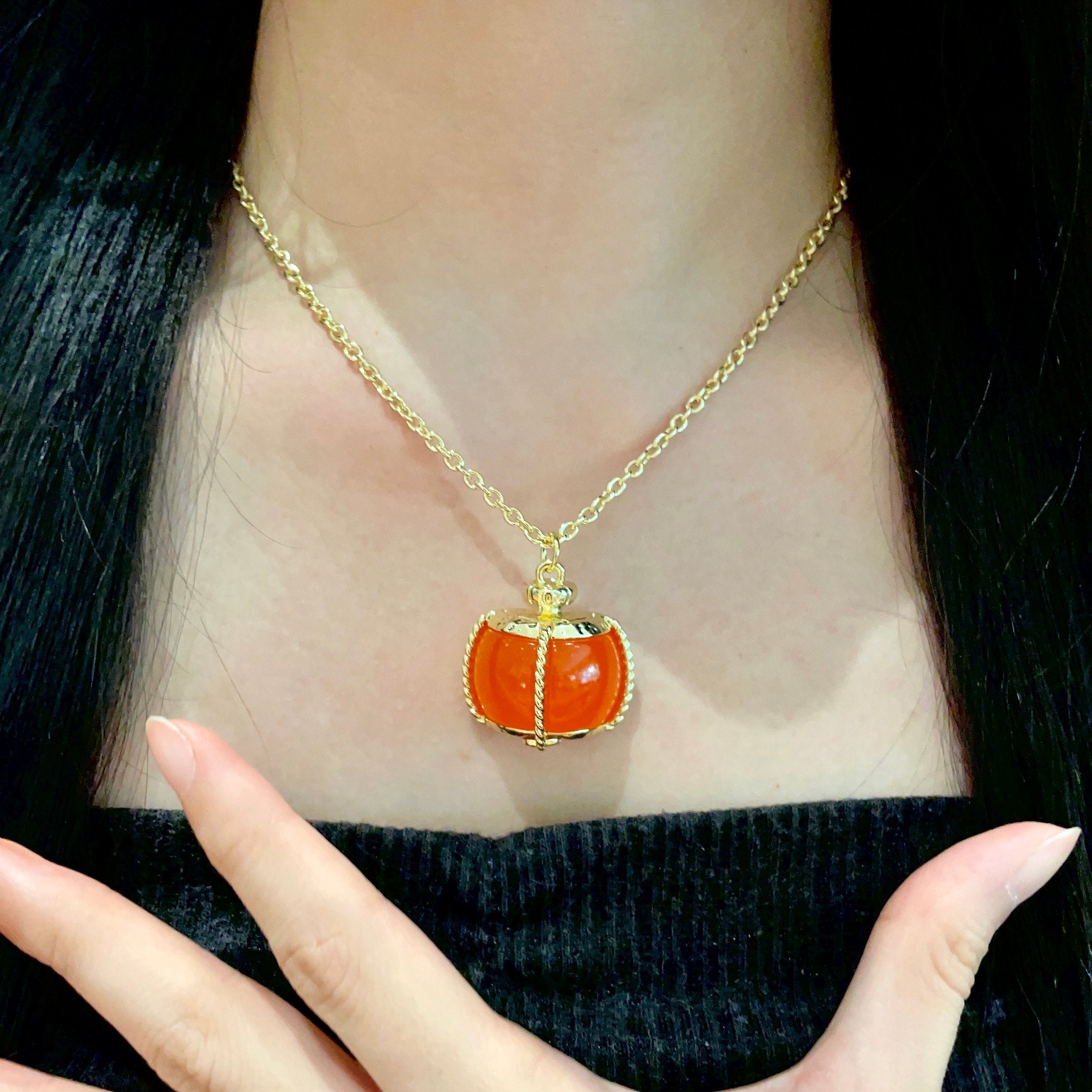 CHANEL 26S DOUBLE C LOGO ORANGE RESIN STATEMENT PENDANT NECKLACE IN GOLD METAL 629172