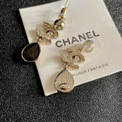 CHANEL 26S DOUBLE C LOGO CRYSTAL & BROWWN TEARDROP DANGLE EARRINGS IN GOLD METAL 629180