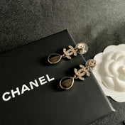 CHANEL 26S DOUBLE C LOGO CRYSTAL & BROWWN TEARDROP DANGLE EARRINGS IN GOLD METAL 629180