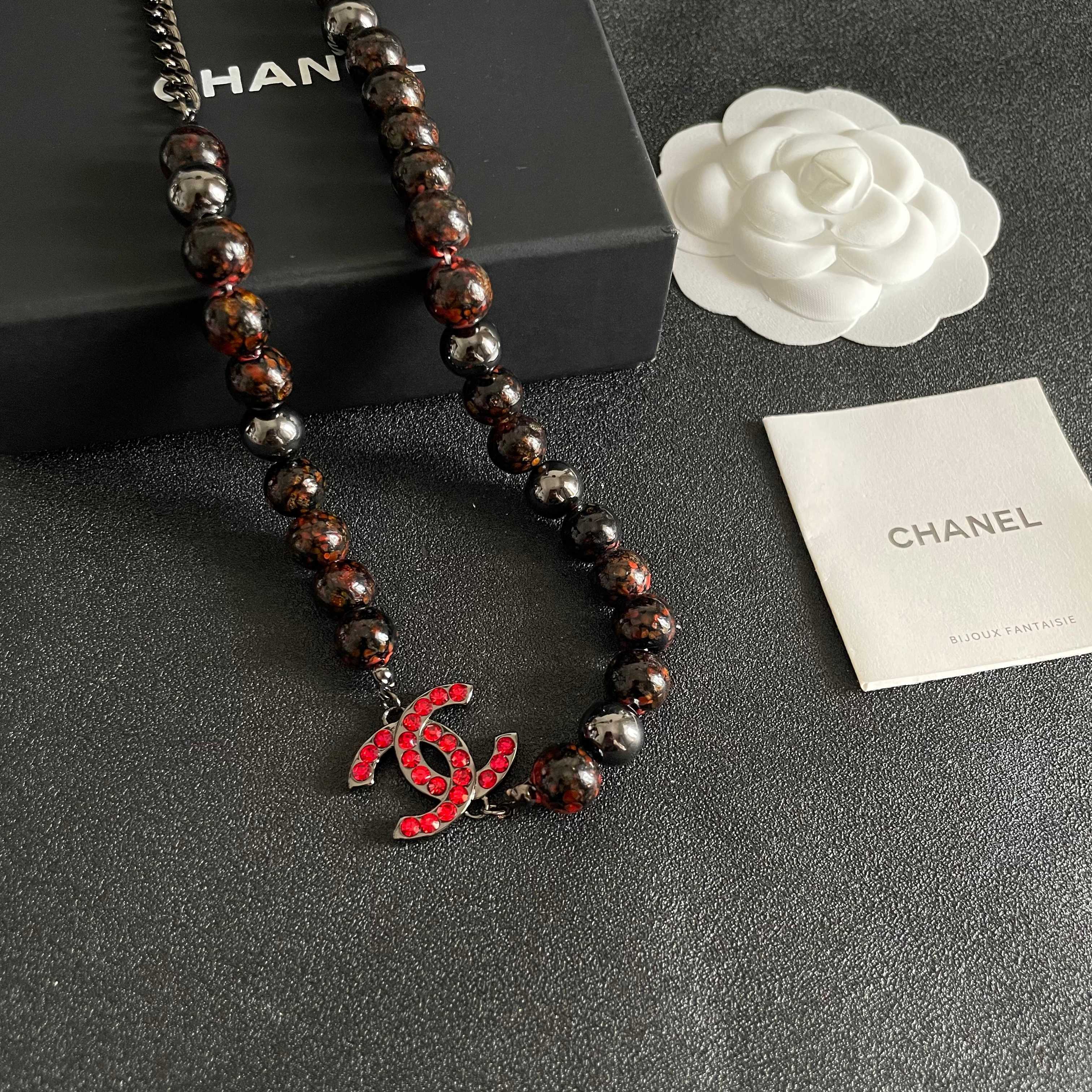 CHANEL 26S DOUBLE C LOGO RED CRYSTAL BEADED NECKLACE IN BLACK METAL 629968