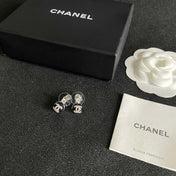 CHANEL 26S DOUBLE C LOGO BLACK ENAMEL CRYSTAL DROP STUD EARRINGS IN SILVER METAL 630075