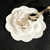 CHANEL 26S DOUBLE C LOGO BLACK FLOWER & PEARL CHARM PENDANT NECKLACE WITH CRYSTAL DETAIL IN GOLD METAL 631012