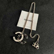 CHANEL 26S DOUBLE C LOGO CRYSTAL & BLACK ENAMEL CHAIN PENDANT NECKLACE IN SILVER METAL 631017